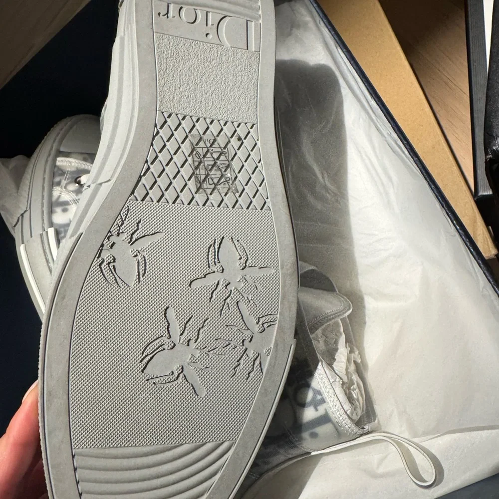 Brand new Dior high top sneaker size 12/13 men - Picture 2 of 3